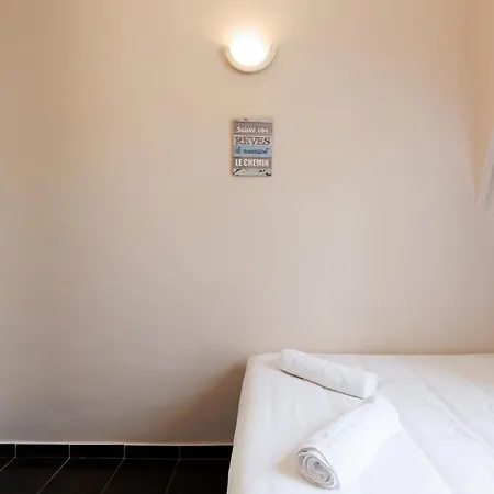 Upstays Center 30M2 Apartment Near Palais Apartment